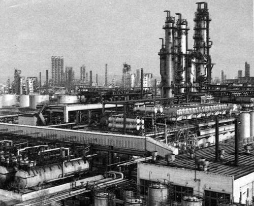 Строительство нефтеперерабатывающего завода и нового города Кстово Строительство нефтеперерабатывающего завода и нового города Кстово
